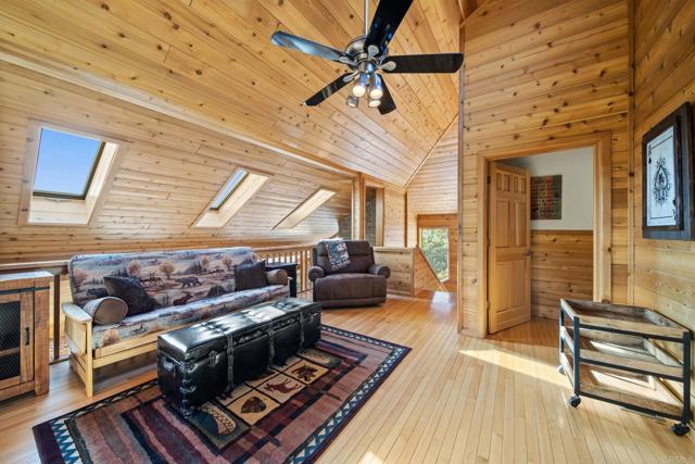Image 14 of 75 For 24938 Roble Drive