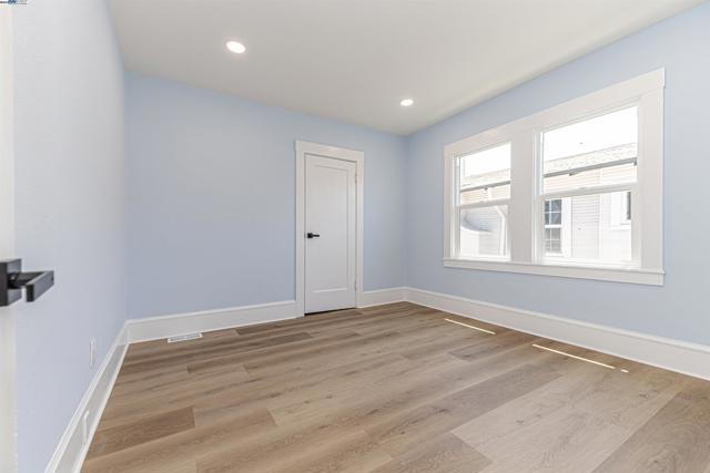 4015 SAN JUAN ST, Oakland CA: https://media.crmls.org/mediaz/43559942-eedb-426a-b9eb-1149985ea6d2.jpg