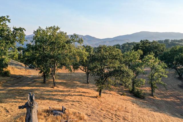 21 Long Ridge Trail, Carmel CA: https://media.crmls.org/mediaz/4355af70-7001-4804-8f6a-465281f3bc2a.jpg