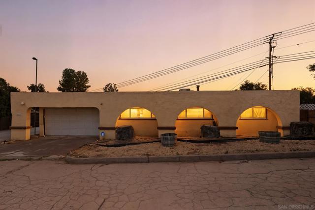 321 North Lane, El Cajon CA: https://media.crmls.org/mediaz/4355e5de-a794-4c6f-9945-9295ac205fef.jpg