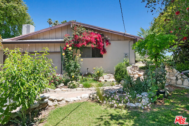16840 Oak View Drive, Encino CA: https://media.crmls.org/mediaz/43563aa0-b9ad-4f5c-8901-5e3c72d99ffa.jpg