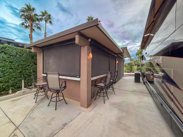 80394 Avenue 48, Indio CA: https://media.crmls.org/mediaz/43565f0d-9f3c-4ecb-9e85-2ae963daf6ad.jpg