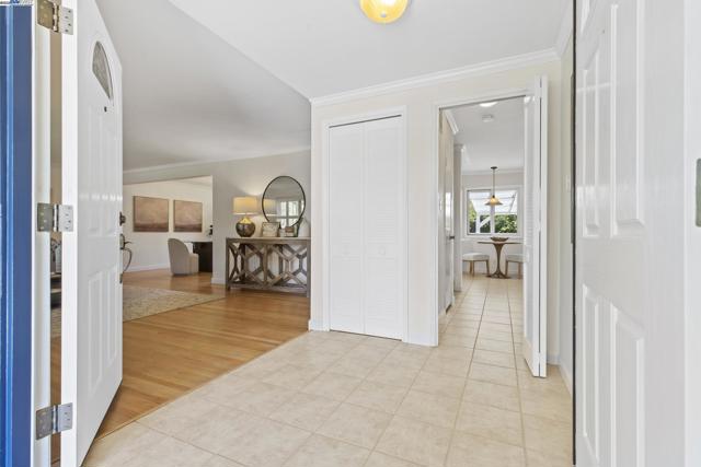 41938 Via San Carlos, Fremont CA: https://media.crmls.org/mediaz/4356632e-2538-4619-8272-3bda318f5786.jpg