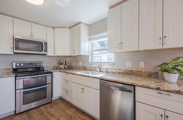 1113 Presidio Boulevard, Pacific Grove CA: https://media.crmls.org/mediaz/43569e5c-5ffa-4247-966d-015e3fdaf0fb.jpg