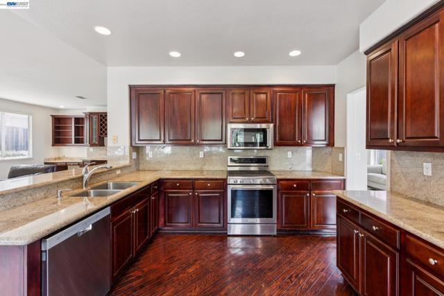 Image 10 of 51 For 25318 Buckeye Dr