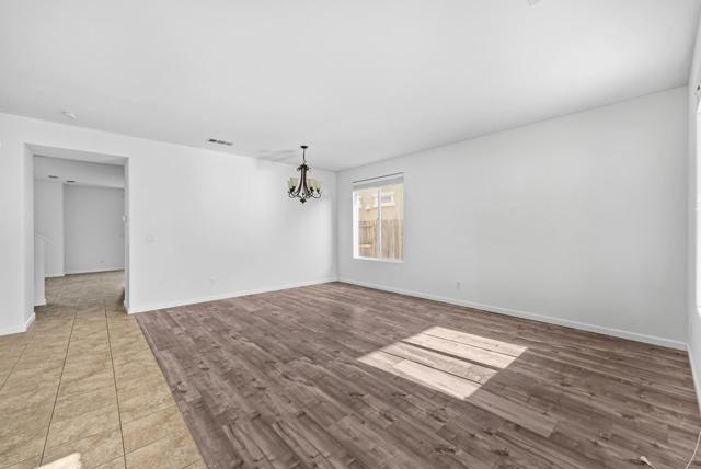 9748 Collie Way, Elk Grove CA: https://media.crmls.org/mediaz/4357e88d-b090-4be7-88a1-f1e1450600c6.jpg