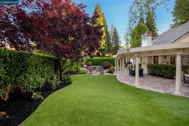 3284 Blackhawk Meadow Dr, Danville CA: https://media.crmls.org/mediaz/43592d8b-d13c-43b8-8edb-beb917e4e72b.jpg