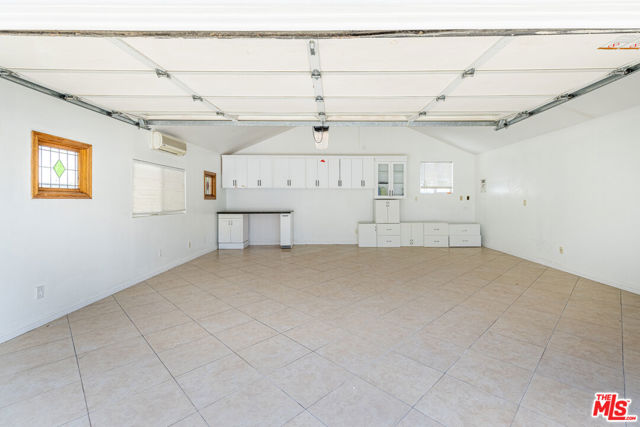 5510 Wilbur Avenue, Los Angeles CA: https://media.crmls.org/mediaz/435978ae-4416-48c7-90e5-bba779284c04.jpg