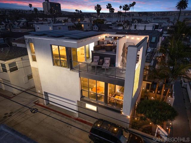 710 Verona Court, San Diego CA: https://media.crmls.org/mediaz/435a3968-86b3-473a-b0fa-b2801f553edd.jpg