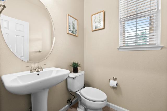 2165 Watermill Rd, San Ramon CA: https://media.crmls.org/mediaz/435b73dc-100e-44d3-90a6-ae05a5faeb83.jpg