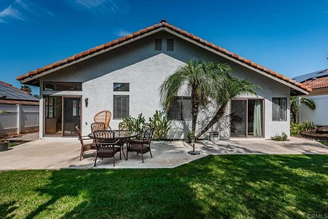 729 Poinsettia Park, Encinitas CA: https://media.crmls.org/mediaz/435be066-c396-4713-a4d6-81b72c9f9057.jpg