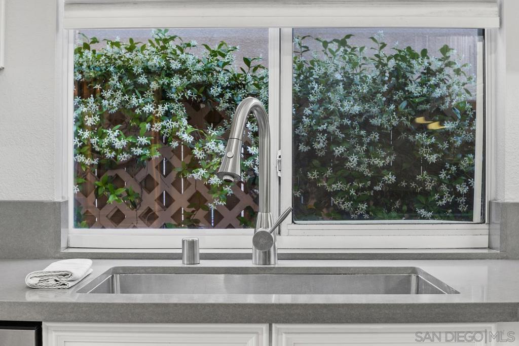 1231 Avenida Amistad - photo 18