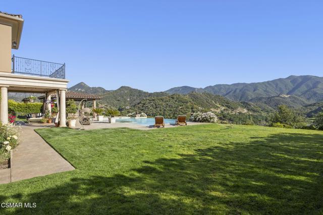 82 Queens Garden Drive, Thousand Oaks CA: https://media.crmls.org/mediaz/435c616f-b41c-4b0f-897a-feb1b263cfe7.jpg