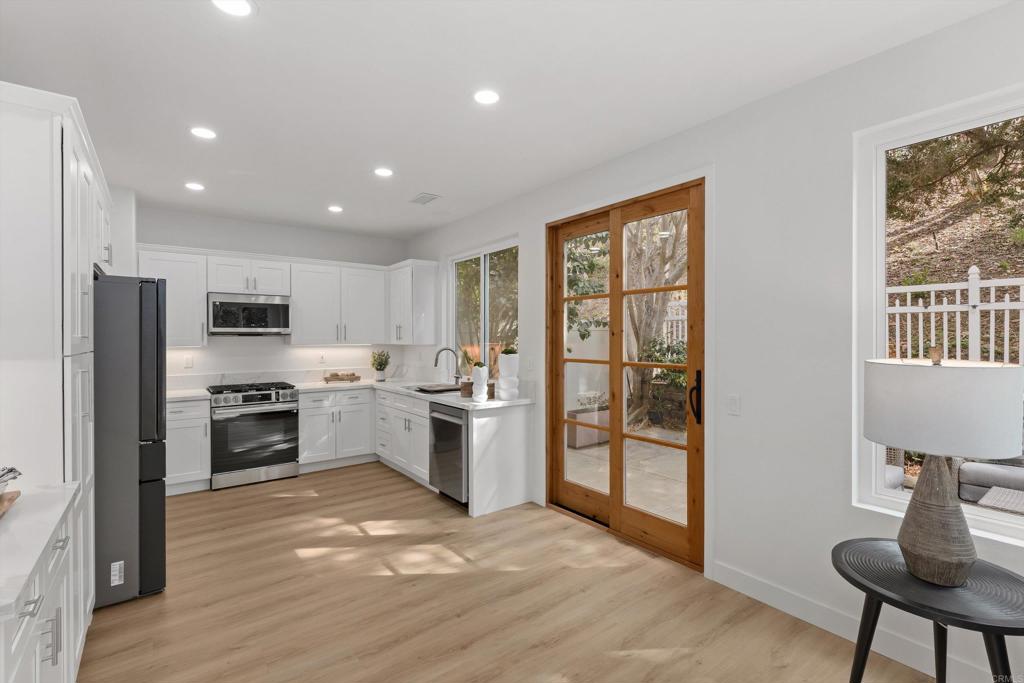 1136 Monterey Place - photo 14