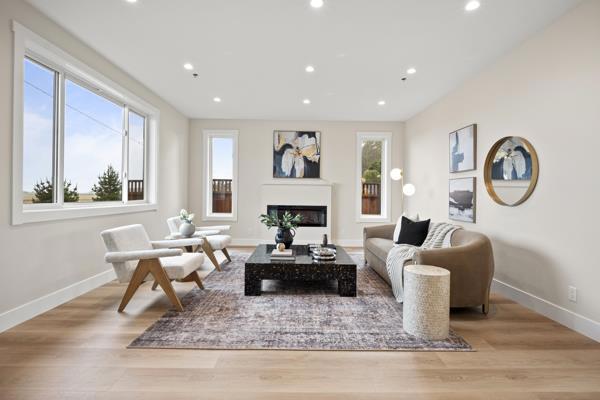 575 Seymour Street, Half Moon Bay CA: https://media.crmls.org/mediaz/435d3783-4d4a-4bb8-bacc-fafe42df9501.jpg