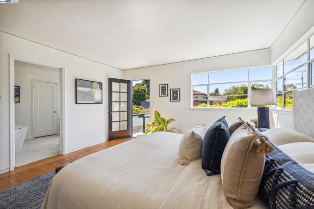 1630 Dayton Ave, Alameda CA: https://media.crmls.org/mediaz/435da531-081d-42a3-94a8-20436ff652c4.jpg