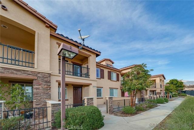 8011 City View Pl, Rancho Cucamonga CA: https://media.crmls.org/mediaz/435db530-b209-4897-8218-03adc475c551.jpg