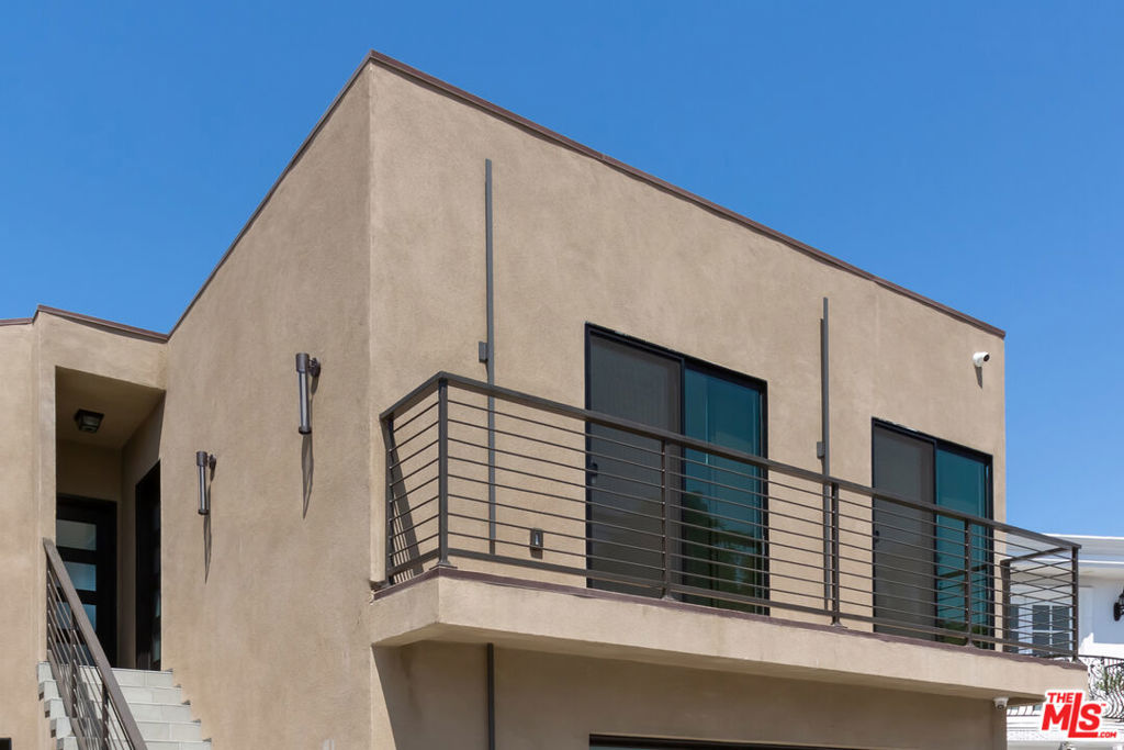8012 Zeus Dr