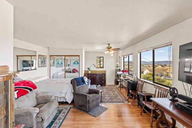 2050 Baldwin Court, Seaside CA: https://media.crmls.org/mediaz/435de837-76e4-4ada-be59-626d7470d65d.jpg