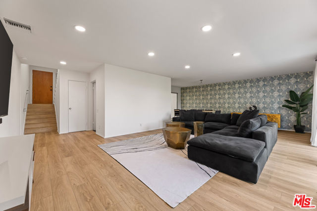 3500 W Manchester Boulevard, Inglewood CA: https://media.crmls.org/mediaz/435e36a0-7e86-403e-ac87-930fa1b927a6.jpg