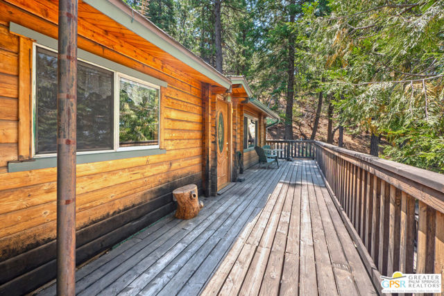 6307 Cedar Court, Angelus Oaks CA: https://media.crmls.org/mediaz/435ead24-3f4d-4362-8588-f8e0f86ca284.jpg