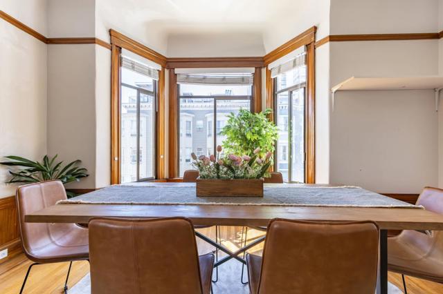 806810 Union Street, San Francisco CA: https://media.crmls.org/mediaz/435edb95-8555-45d7-a572-459a3cf5277b.jpg
