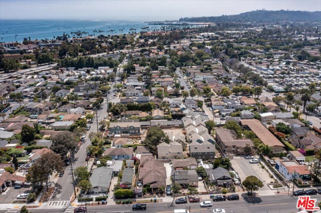 1317 Punta Gorda, Santa Barbara CA: https://media.crmls.org/mediaz/43602934-fc12-424f-a48e-4130be4fc339.jpg