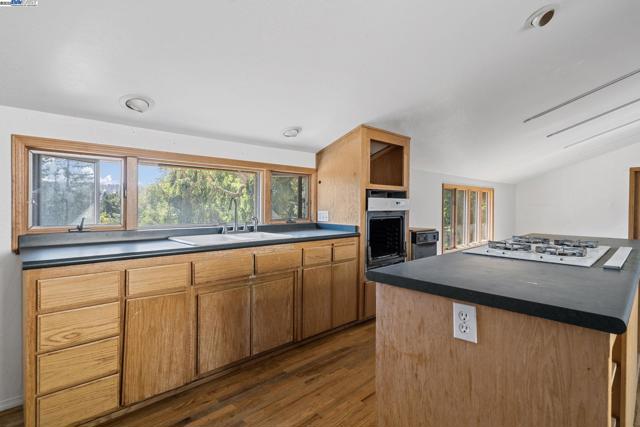 2592 Caballo Ranchero Dr, Diablo CA: https://media.crmls.org/mediaz/43603058-5318-4784-b408-8befa37eebcd.jpg