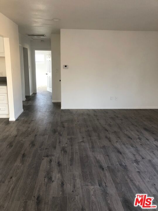 410 N Frederic Street, Burbank CA: https://media.crmls.org/mediaz/4360803d-d7fe-43b8-a7f0-4f23326382cc.jpg