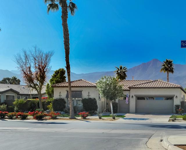 81943 Prism Drive, La Quinta CA: https://media.crmls.org/mediaz/4360c0b0-a044-4ea2-94a9-8c04702f19c4.jpg