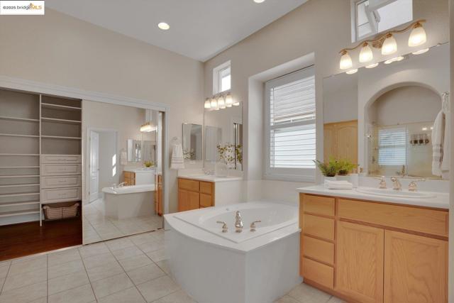 517 Marianna PL, Rio Vista CA: https://media.crmls.org/mediaz/4360c724-4b61-443d-a587-8a654825371e.jpg