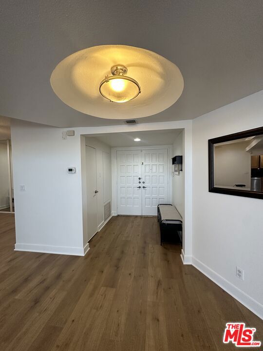 1531 Camden Avenue, Los Angeles CA: https://media.crmls.org/mediaz/4360fbd2-3dff-45f7-ac56-52d7f9495fe6.jpg