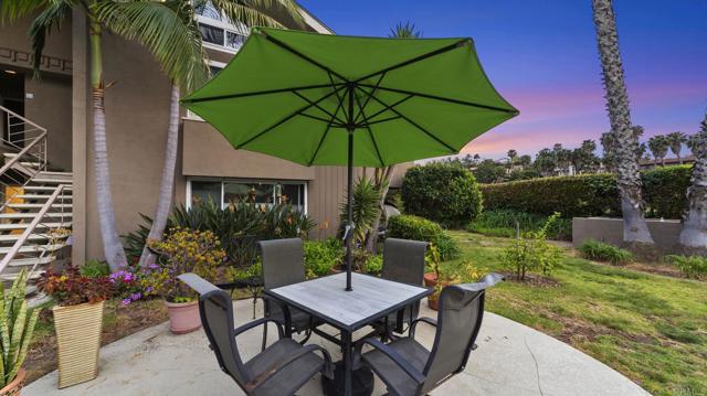 2517 Navarra Drive, Carlsbad CA: https://media.crmls.org/mediaz/43618d94-5900-4ee2-9f99-cb9b6690e10a.jpg
