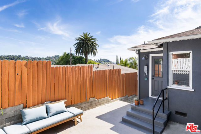 4004 W Avenue 42, Los Angeles CA: https://media.crmls.org/mediaz/4361ccb5-b318-4ffd-a1f2-ef8b9a205a10.jpg