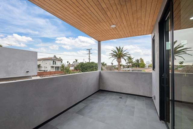 1531 33 Lieta St, San Diego CA: https://media.crmls.org/mediaz/4362b32f-dc93-45c3-a773-d70acd861af4.jpg