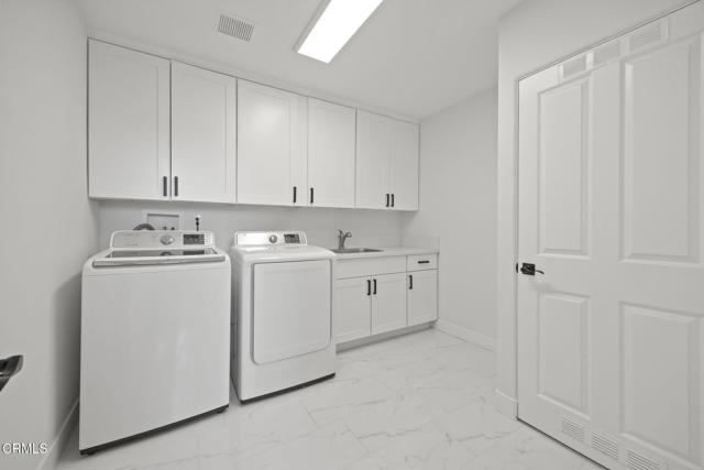 40 Saddlebow Road, Bell Canyon CA: https://media.crmls.org/mediaz/4362f9e8-222f-4c5e-9598-0924551039c7.jpg