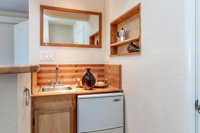 165 E Okeefe Street, Menlo Park CA: https://media.crmls.org/mediaz/436355fc-f0b8-4842-ae0b-d0e5e2802657.jpg