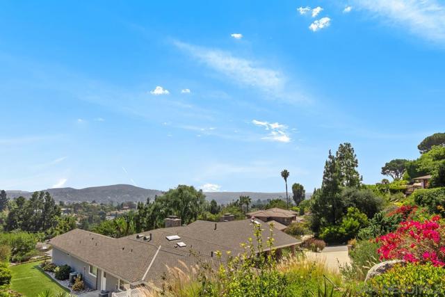 4753 Gabriel Way, La Mesa CA: https://media.crmls.org/mediaz/43637139-3382-4067-a0b1-d6ae4ed0cb4f.jpg