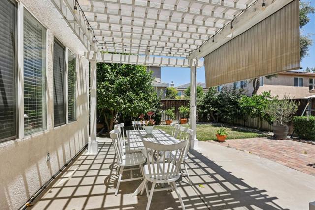 1460 Kyle Court, Tracy CA: https://media.crmls.org/mediaz/43640568-b6a7-4ba2-814a-9875ba3a3221.jpg