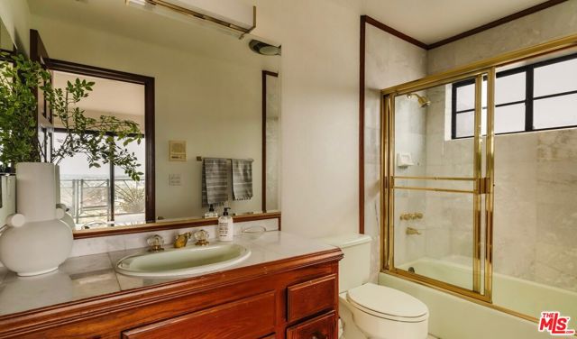 3837 Paseo De Las Tortugas, Torrance CA: https://media.crmls.org/mediaz/4364f865-f459-43a7-9a12-dbb50c3369d9.jpg