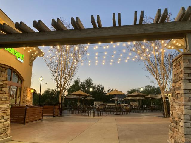 Detail Gallery Image 5 of 38 For 16941 Meadowlark Ridge Rd #1,  Rancho Bernardo (San Diego),  CA 92127 - 2 Beds | 2 Baths