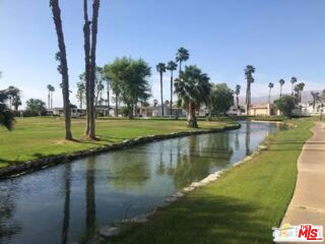 84250 Indio Springs Drive, Indio CA: https://media.crmls.org/mediaz/4364fefe-469f-42d5-b30a-f6e31620fbf6.jpg