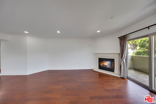 1409 Armacost Avenue, Los Angeles CA: https://media.crmls.org/mediaz/43658cdf-f6f6-4887-a695-2a1303f8f079.jpg