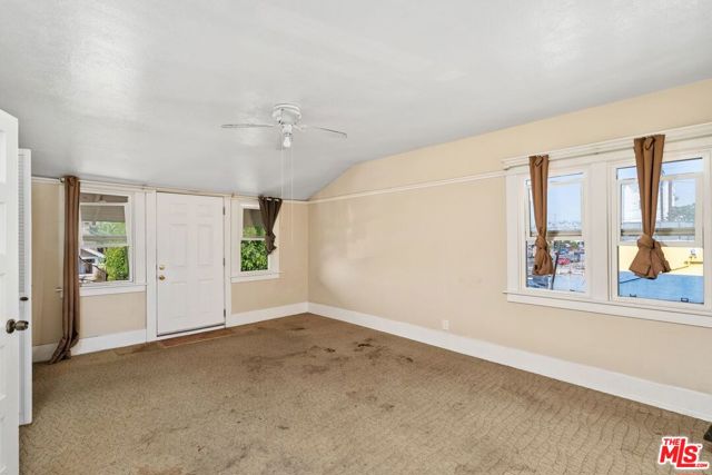 4812 Arlington Avenue, Los Angeles CA: https://media.crmls.org/mediaz/4367fec2-843d-4f5e-bd2a-69ecaee70c5a.jpg