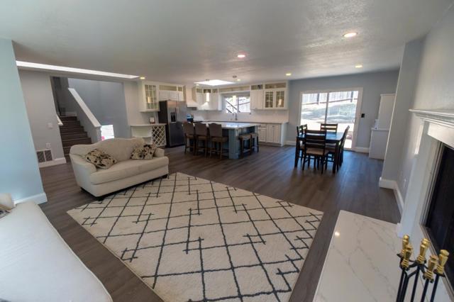 15105 Charter Oak Boulevard, Salinas CA: https://media.crmls.org/mediaz/4368850c-2f44-4bef-a921-a30983eea775.jpg