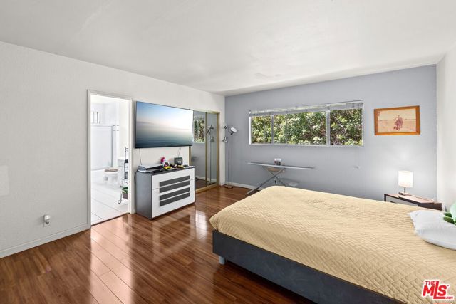 645 N Mc Cadden Place, Los Angeles CA: https://media.crmls.org/mediaz/43695a9b-e5d9-4f75-9ce8-6f71a2458a98.jpg