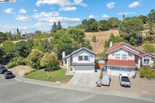 1218 Locust Dr, Vallejo CA: https://media.crmls.org/mediaz/4369757b-c33f-4f03-bfea-b8c2fe662b68.jpg