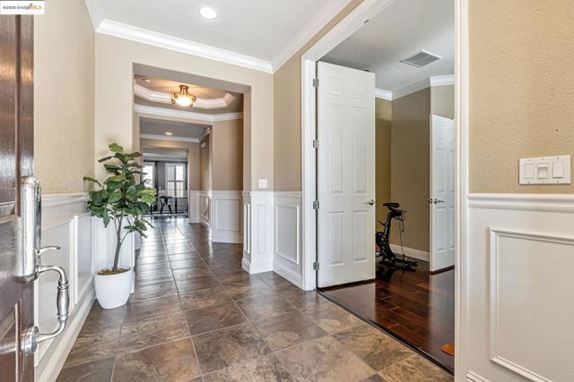 43 Sorrel Ct, Oakley CA: https://media.crmls.org/mediaz/4369b917-416d-4de9-8386-715df713a947.jpg