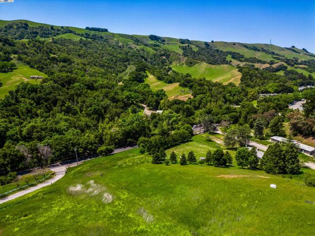 0 Bollinger Estates Ct, San Ramon CA: https://media.crmls.org/mediaz/4369c1ba-2d04-4ec6-82e4-13faecb71ae5.jpg