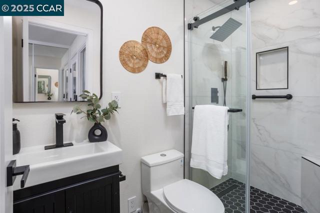 1132 Running Springs Rd, Walnut Creek CA: https://media.crmls.org/mediaz/436a19bc-244a-47f0-8a43-0f2520269329.jpg